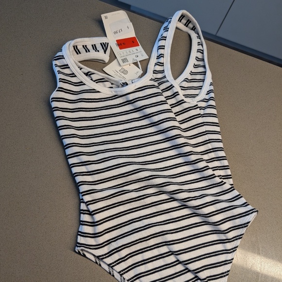 Black & White Striped Ribbed V-Neck Bodysuit - Picture 7 of 9